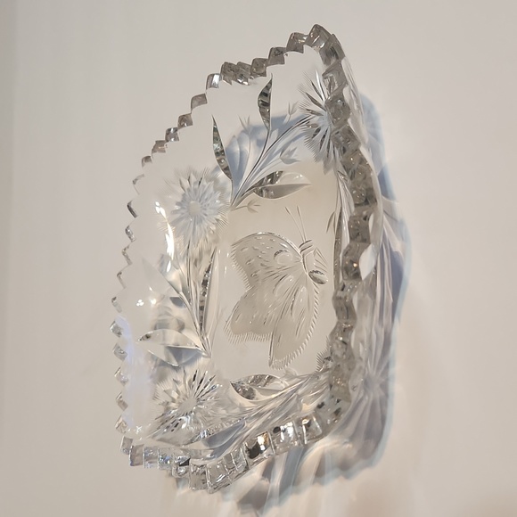 Vintage Etched Crystal Glass Small Dish - Butterfly and Flowers - 1" deep - Picture 3 of 8